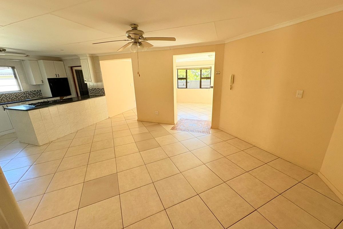 Exclusive Mandate – Elegant Townhouse Offering Comfort & Convenience - Photo 5