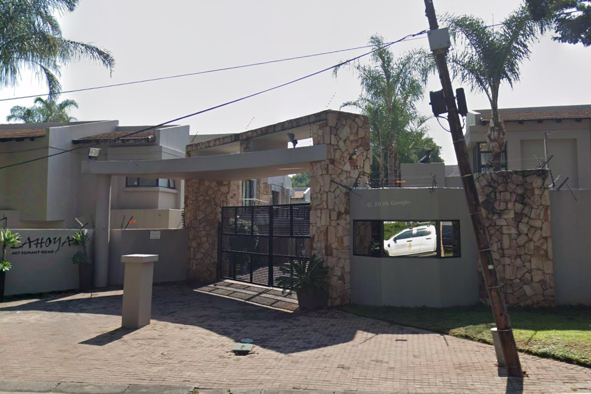 Luxury 4-Bedroom Sectional Title Residence for Sale | Lahoya, Morningside | Pre-Hammer Bank Assisted - Photo 2
