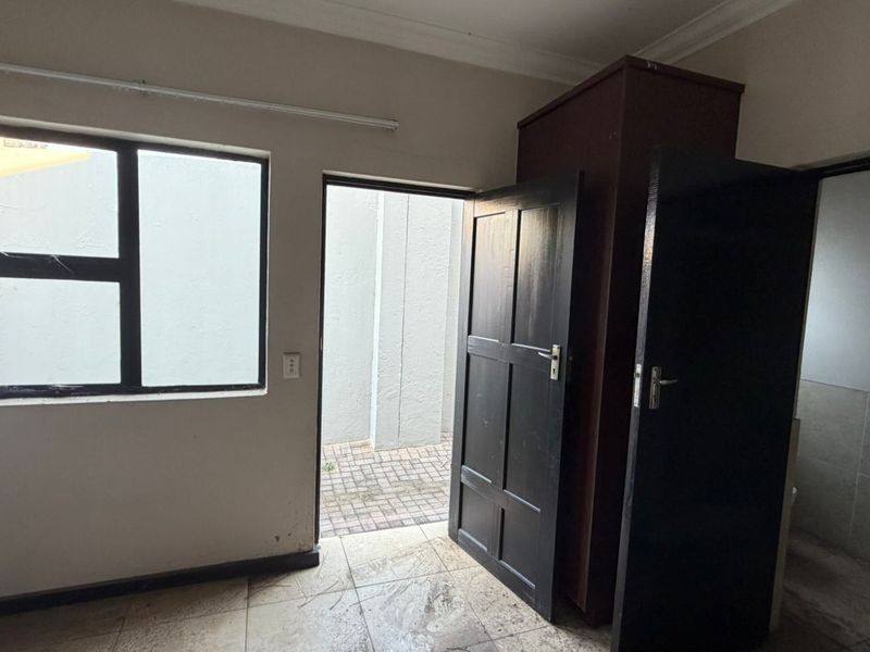 Luxury 4-Bedroom Sectional Title Residence for Sale | Lahoya, Morningside | Pre-Hammer Bank Assisted - Photo 7