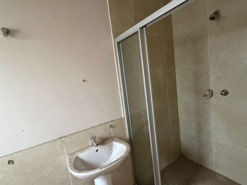 Luxury 4-Bedroom Sectional Title Residence for Sale | Lahoya, Morningside | Pre-Hammer Bank Assisted - Photo 6
