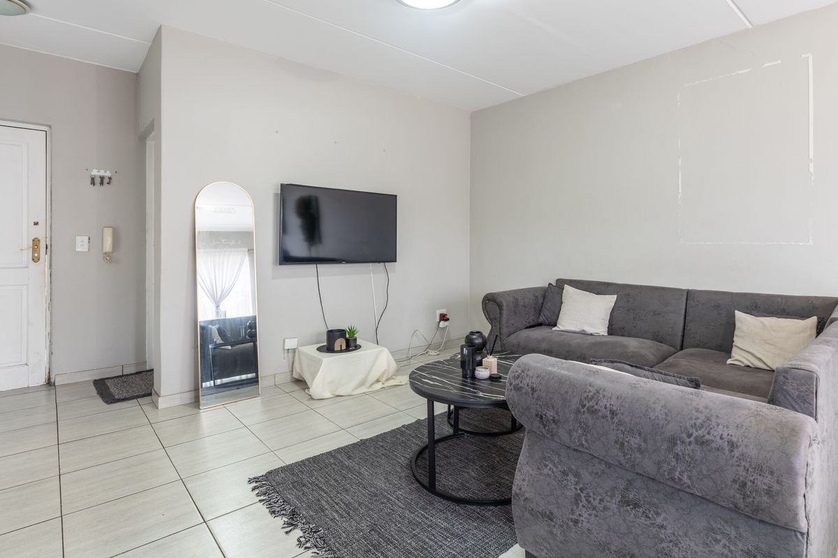 Freehold 3 beds townhouse for sale in Parklands! - Photo 4