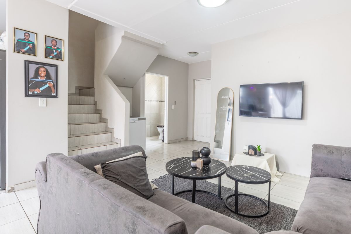 Freehold 3 beds townhouse for sale in Parklands! - Photo 5