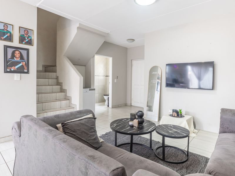 Freehold 3 beds townhouse for sale in Parklands! - Photo 5