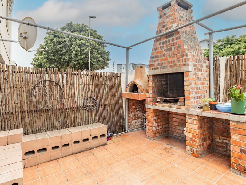 Freehold 3 beds townhouse for sale in Parklands! - Photo 2