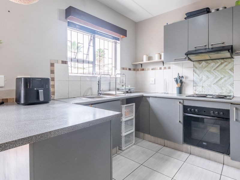 Freehold 3 beds townhouse for sale in Parklands! - Photo 8