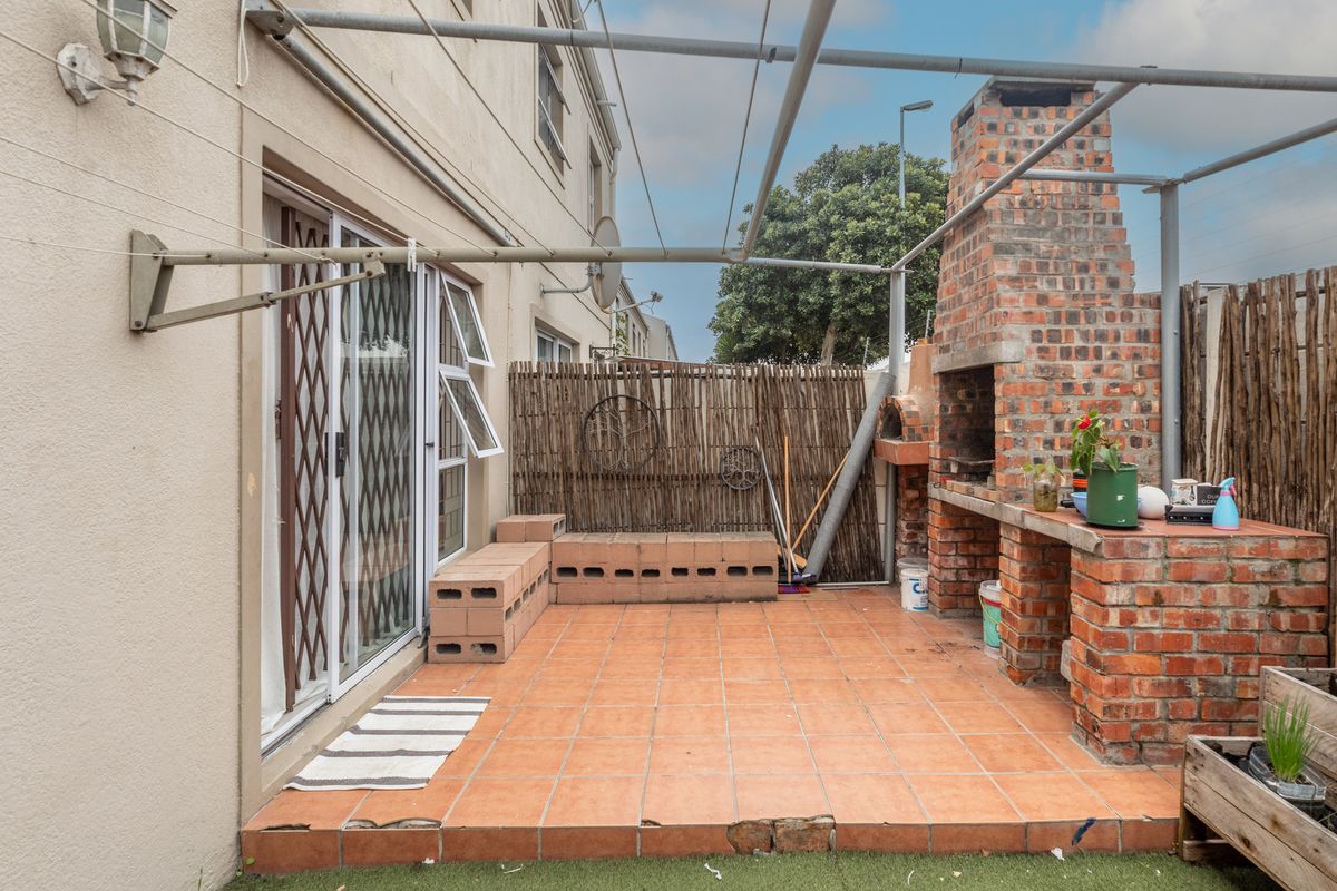 Freehold 3 beds townhouse for sale in Parklands! - Photo 3