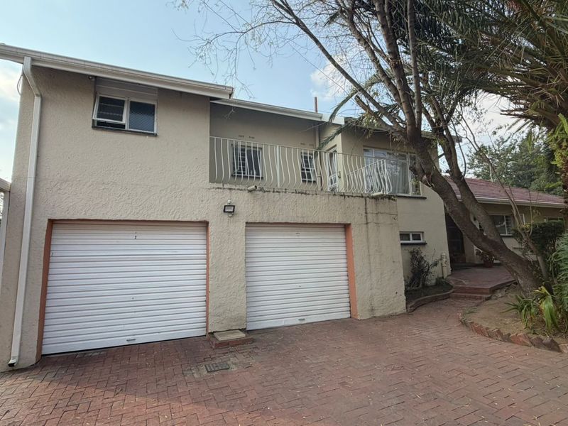 Spacious 3-Bedroom Freestanding Home for Sale | Wendywood, Sandton | Pre-Hammer Bank Assisted - Photo 2