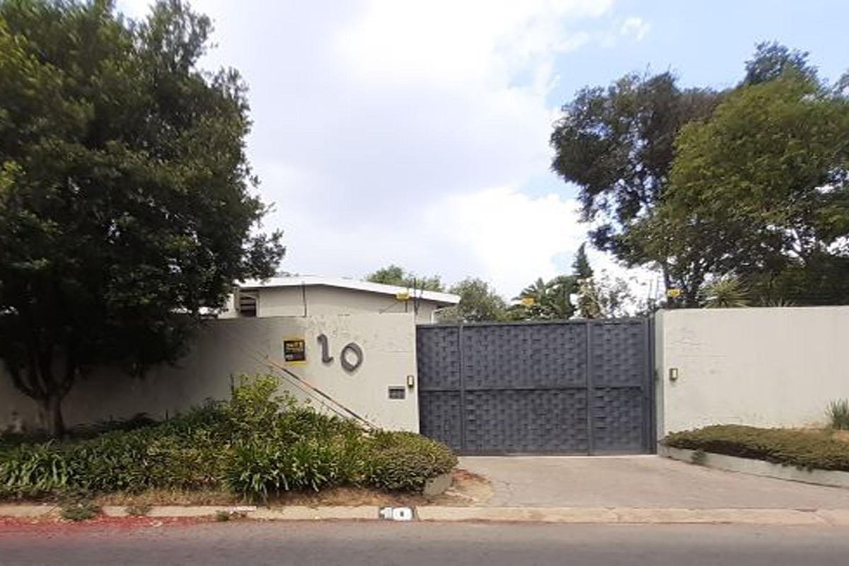 Spacious 3-Bedroom Family Home for Sale | Parkmore, Sandton | Pre-Hammer Bank Assisted Sale - Photo 3