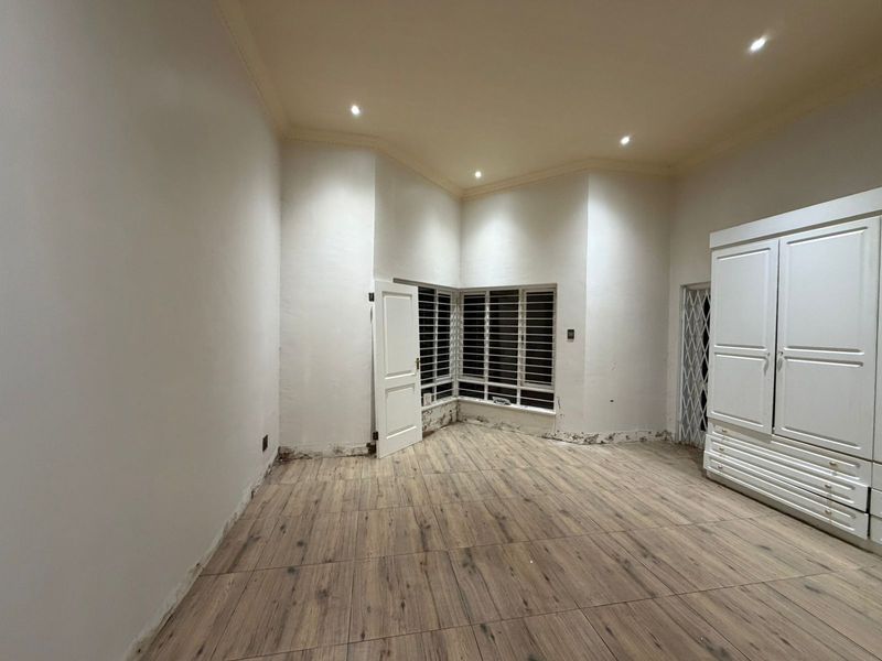 Luxury 3-Bedroom Apartment for Sale | The Hyde, Hyde Park | Pre-Hammer Bank Assisted Sale - Photo 3