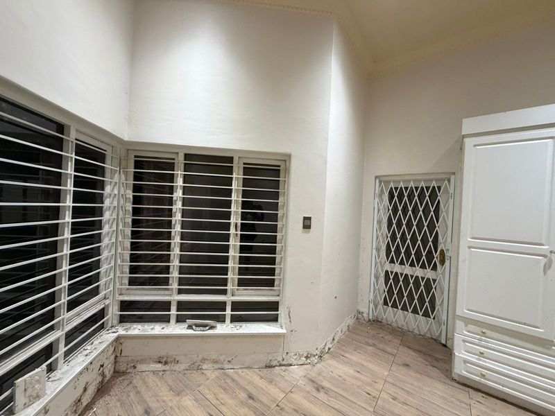 Luxury 3-Bedroom Apartment for Sale | The Hyde, Hyde Park | Pre-Hammer Bank Assisted Sale - Photo 8