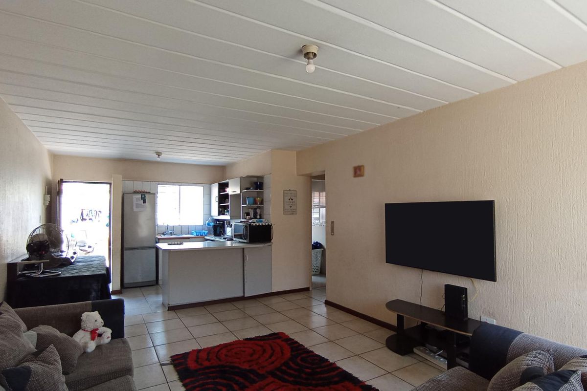 Charming 2-Bedroom Ground Floor Apartment for Sale | Cocomo Complex, Ferndale | Bank Assisted Sale - Photo 3