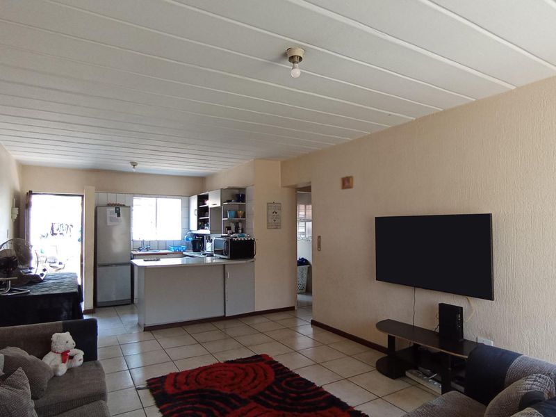 Charming 2-Bedroom Ground Floor Apartment for Sale | Cocomo Complex, Ferndale | Bank Assisted Sale - Photo 3