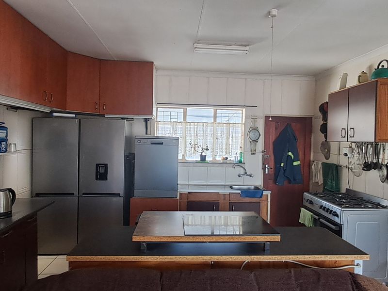Freehold For Sale In Newcastle - Photo 8
