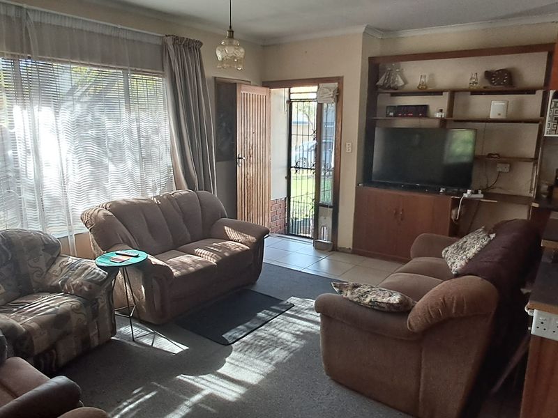 Freehold For Sale In Newcastle - Photo 10