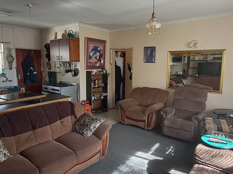 Freehold For Sale In Newcastle - Photo 9