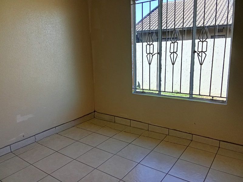 2 Bedroom for sale in Naturena ext 19 - Photo 9
