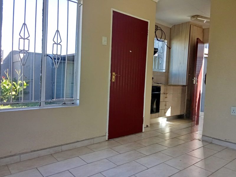 2 Bedroom for sale in Naturena ext 19 - Photo 5