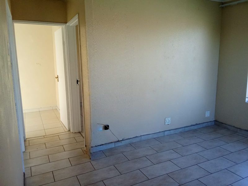 2 Bedroom for sale in Naturena ext 19 - Photo 7