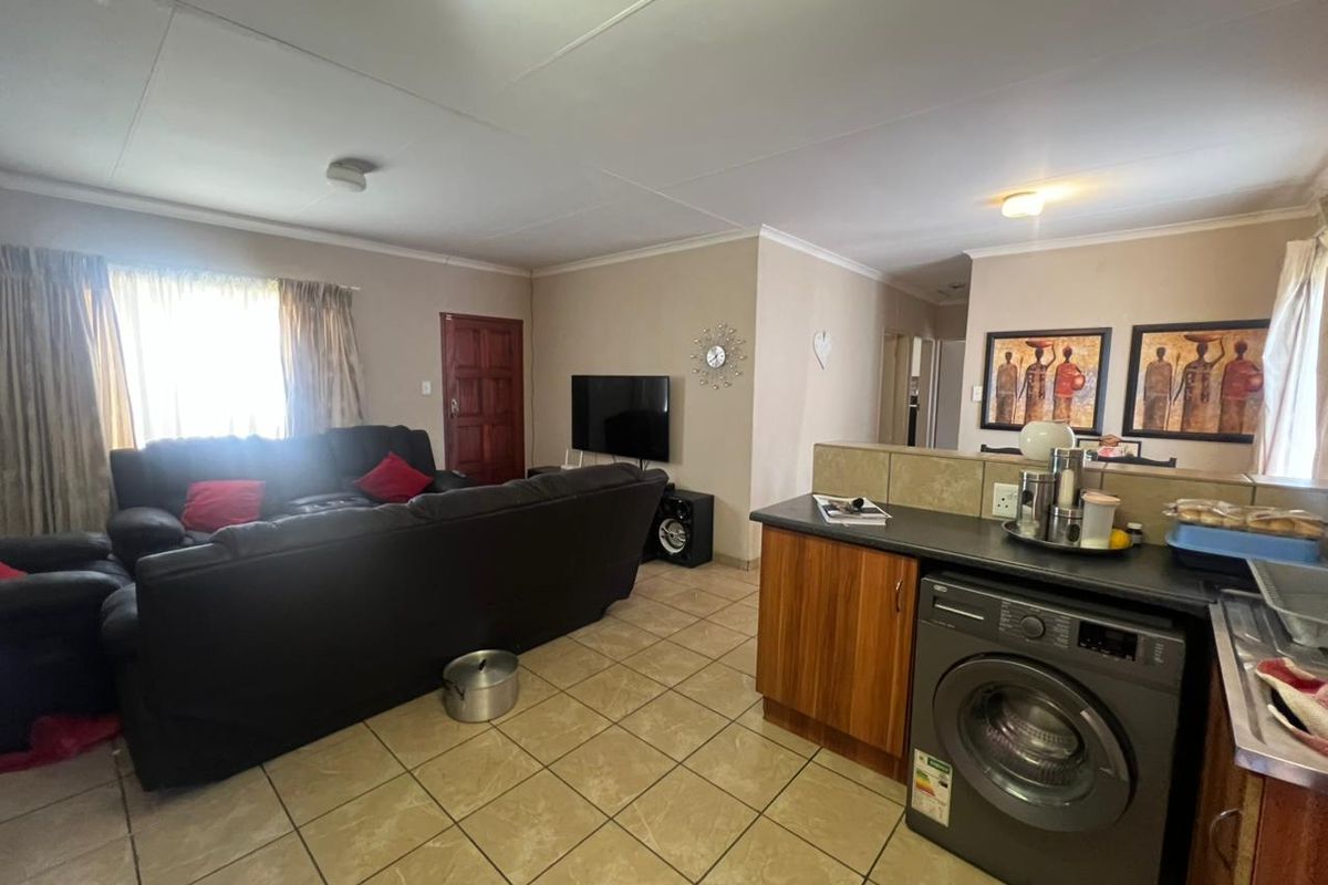 Secure Estate Living – Perfect for First-Time Buyers & Investors - Photo 3
