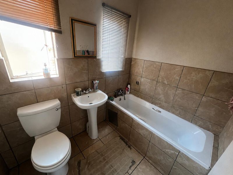 Secure Estate Living – Perfect for First-Time Buyers & Investors - Photo 10