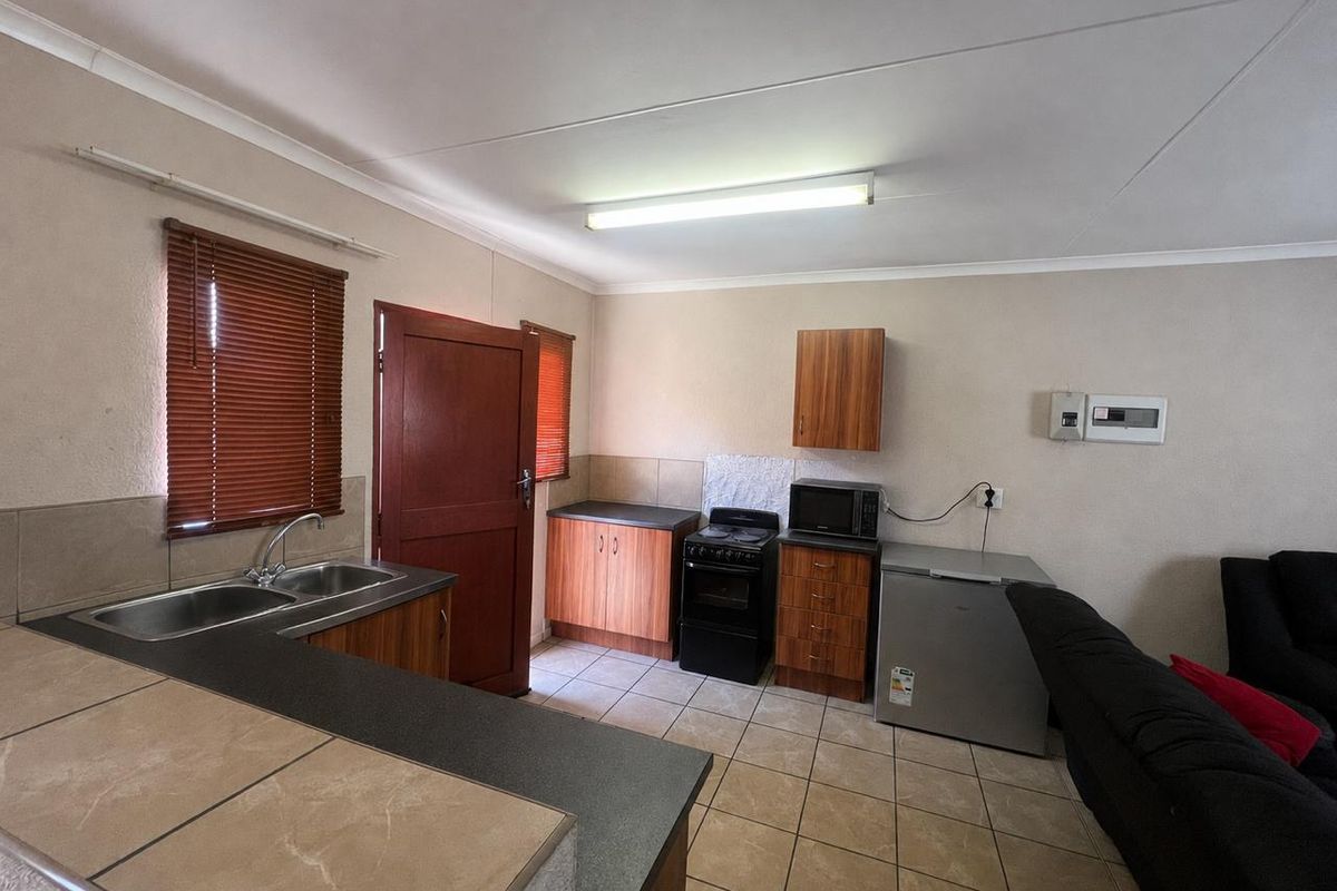 Secure Estate Living – Perfect for First-Time Buyers & Investors - Photo 2