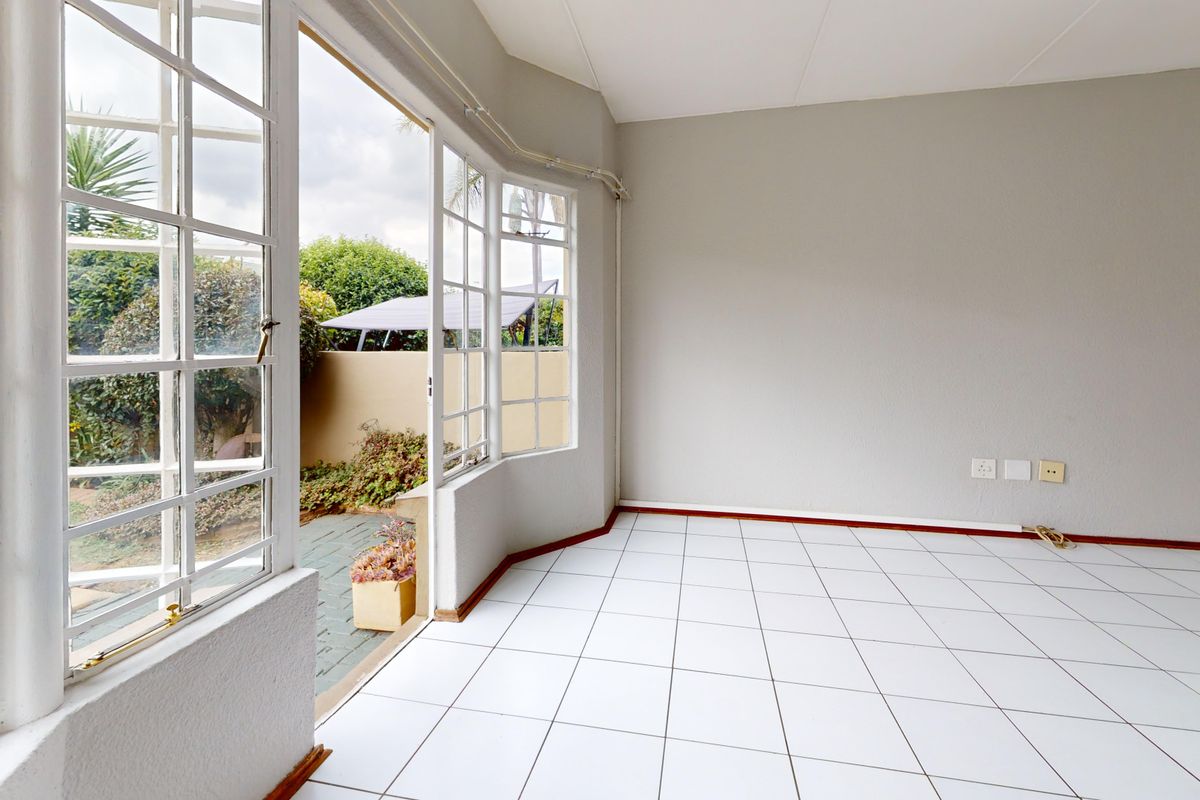 Sunny Ground Floor Gem In Secure Estate - Photo 4