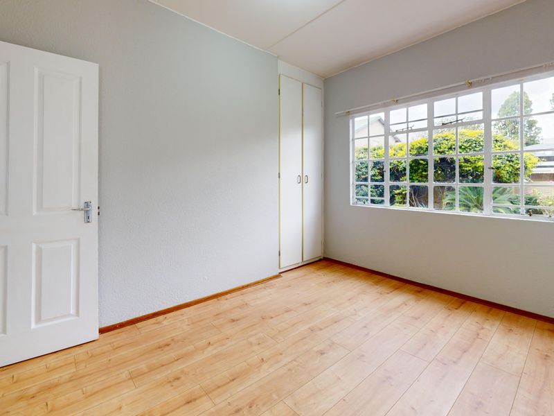 Sunny Ground Floor Gem In Secure Estate - Photo 10