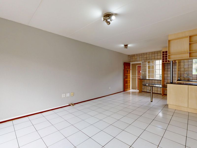 Sunny Ground Floor Gem In Secure Estate - Photo 7