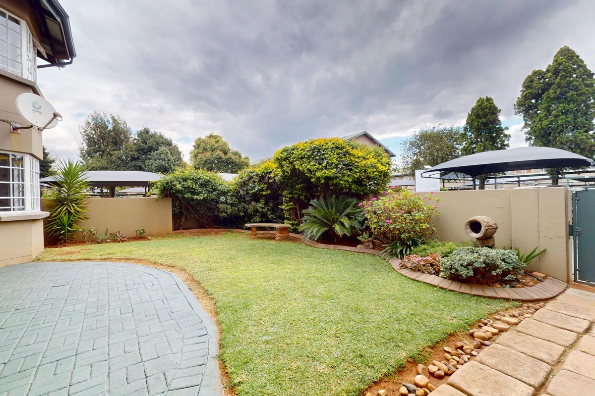 Sunny Ground Floor Gem In Secure Estate - Photo 2