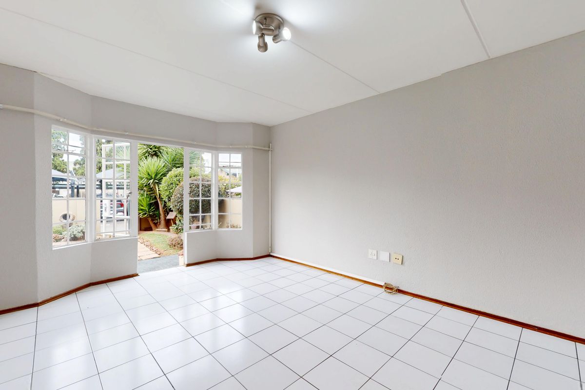 Sunny Ground Floor Gem In Secure Estate - Photo 5