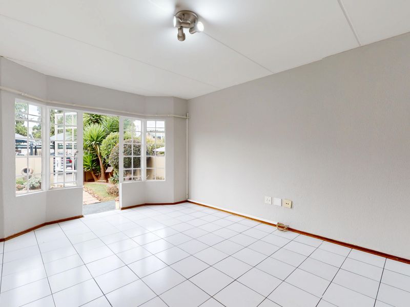 Sunny Ground Floor Gem In Secure Estate - Photo 5