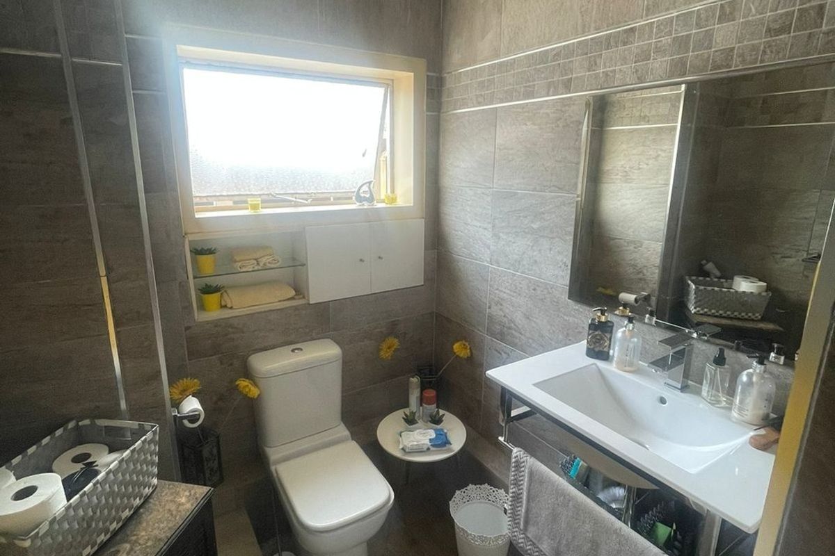 Stylish 1-bedroom flat to let in Three Rivers, Vereeniging—modern living in a prime location! - Photo 5