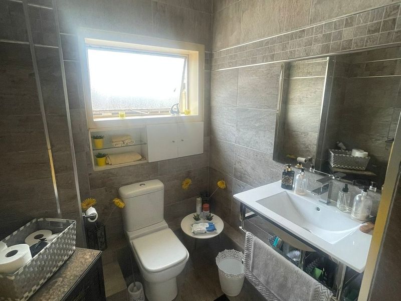 Stylish 1-bedroom flat to let in Three Rivers, Vereeniging—modern living in a prime location! - Photo 5