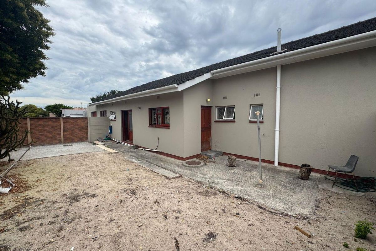 Charming 3-bedroom house in Belhar, Cape Town – perfect for families seeking comfort and convenience - Photo 4
