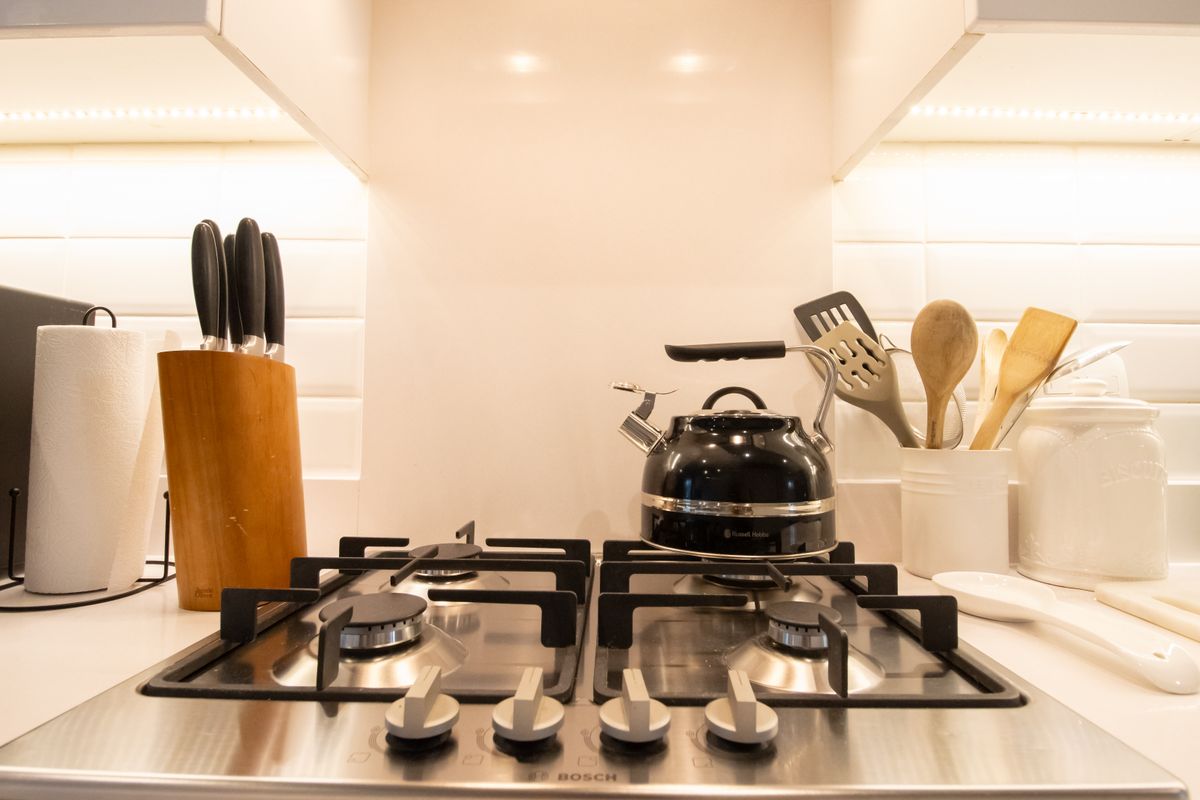 Trendy living For Sale - Photo 3
