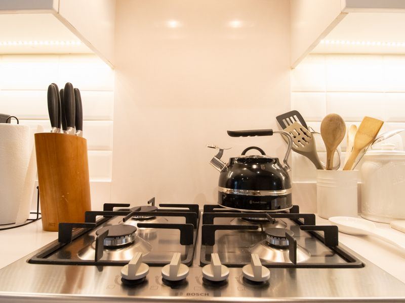 Trendy living For Sale - Photo 3