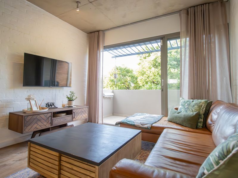 Trendy living For Sale - Photo 8