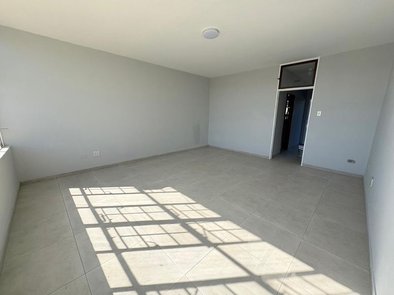 Newly Renovated 2-Bedroom Flats To Rent - Photo 5