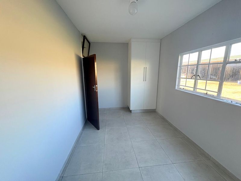 Beautifully Renovated 3-Bedroom Home To Rent - Photo 8