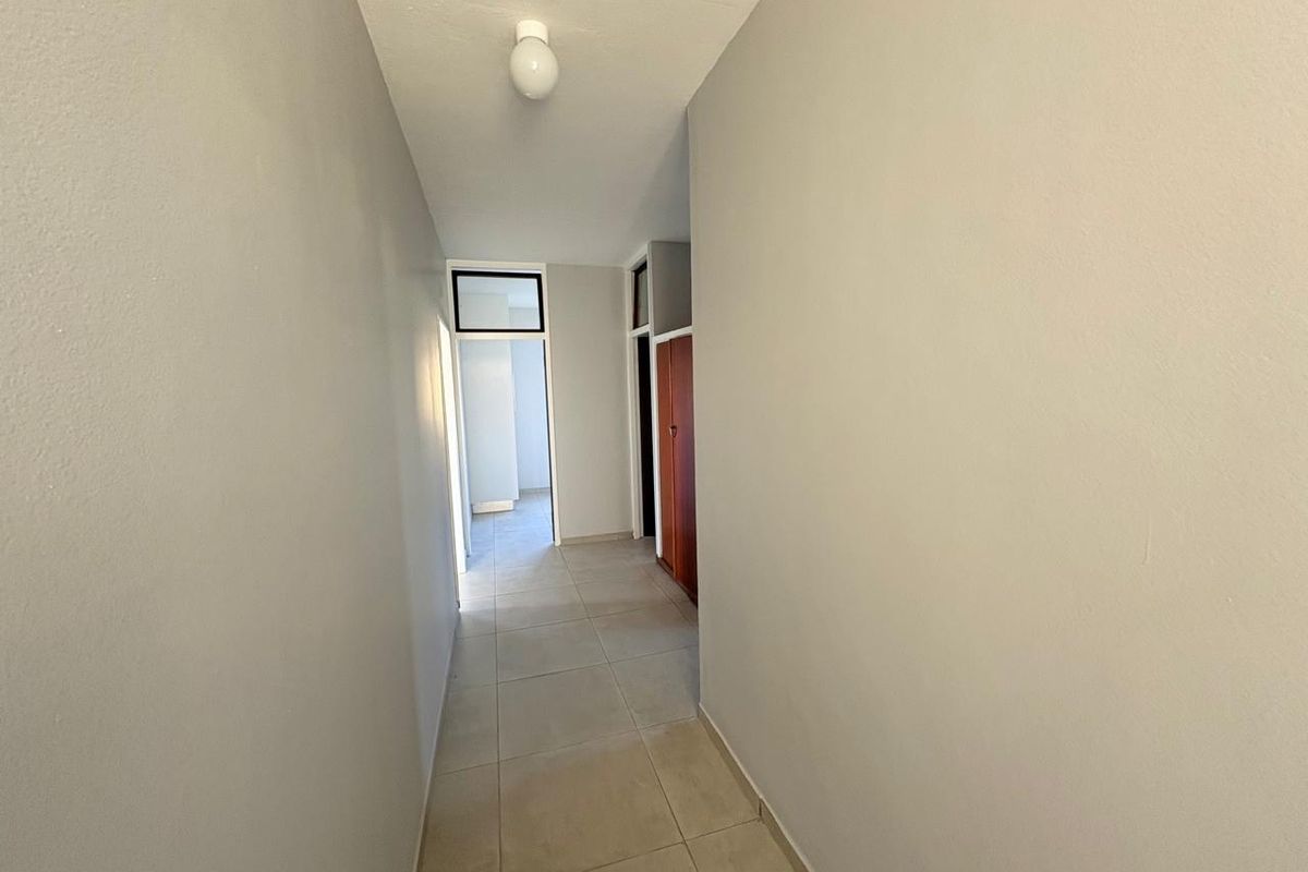 Beautifully Renovated 3-Bedroom Home To Rent - Photo 3