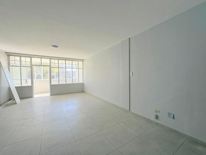 Beautifully Renovated 3-Bedroom Home To Rent - Photo 4