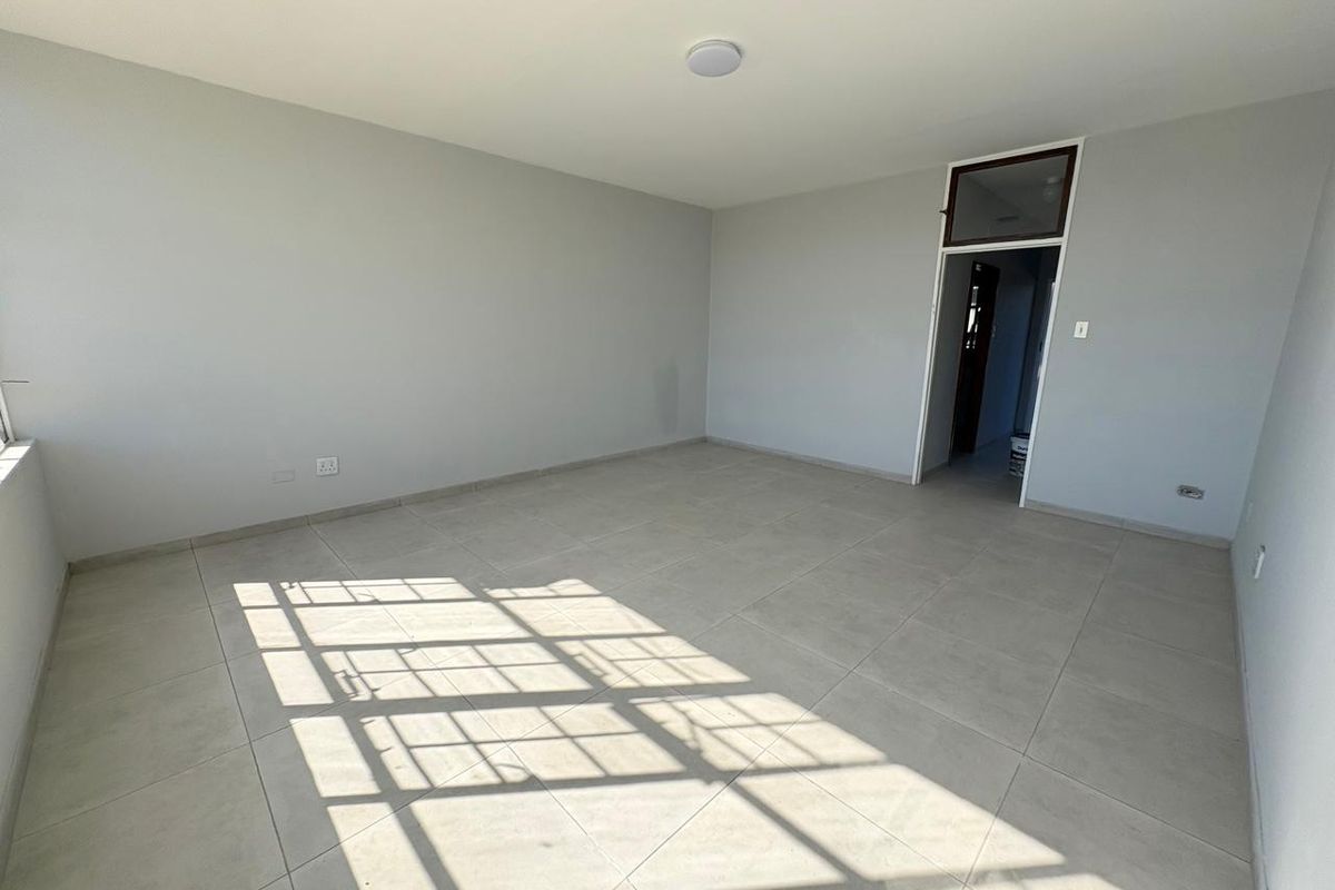 Beautifully Renovated 3-Bedroom Home To Rent - Photo 2