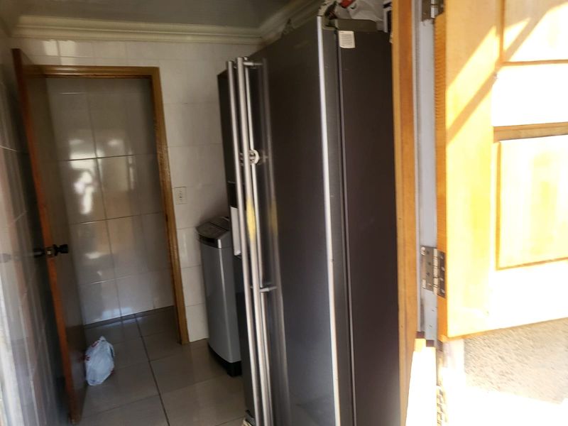 Spacious & Serene Home Perfect for a Big Family or Smart Investor - Photo 4