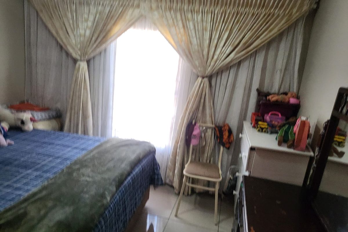 Spacious & Serene Home Perfect for a Big Family or Smart Investor - Photo 5