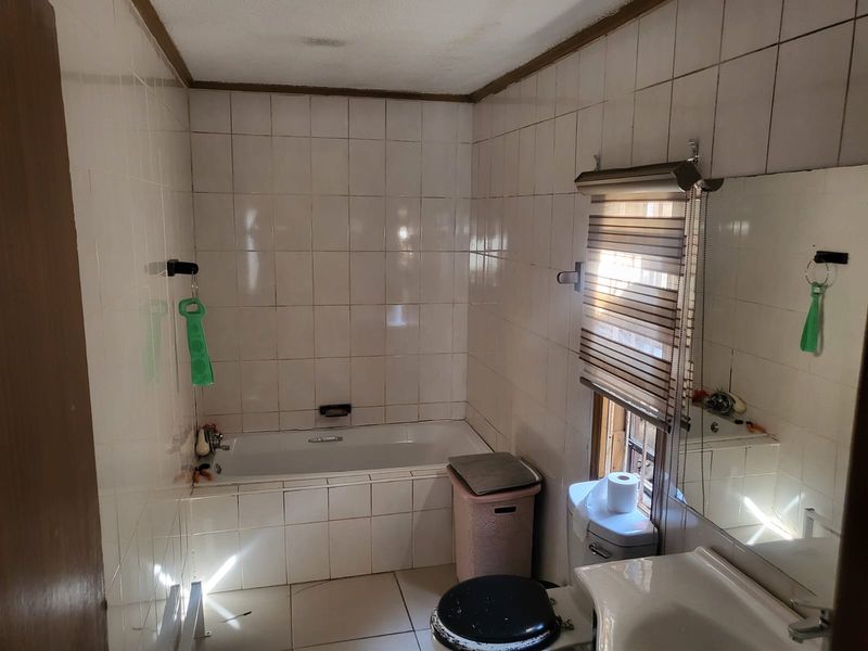 Spacious & Serene Home Perfect for a Big Family or Smart Investor - Photo 6