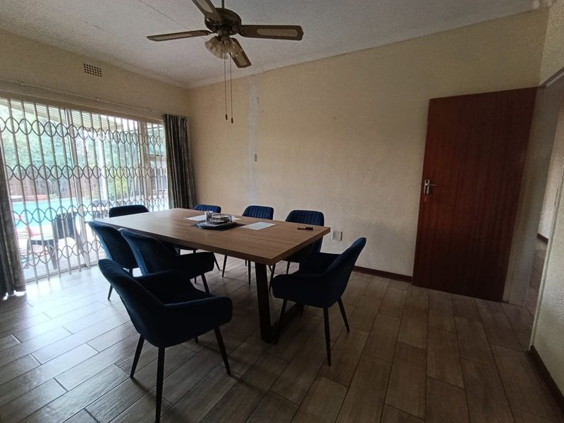 Spacious Family Home in a Secure and Sought-After Witfield Enclosure – Move-In Ready! - Photo 4