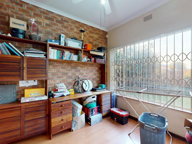 Spacious Family Home in a Secure and Sought-After Witfield Enclosure – Move-In Ready! - Photo 8