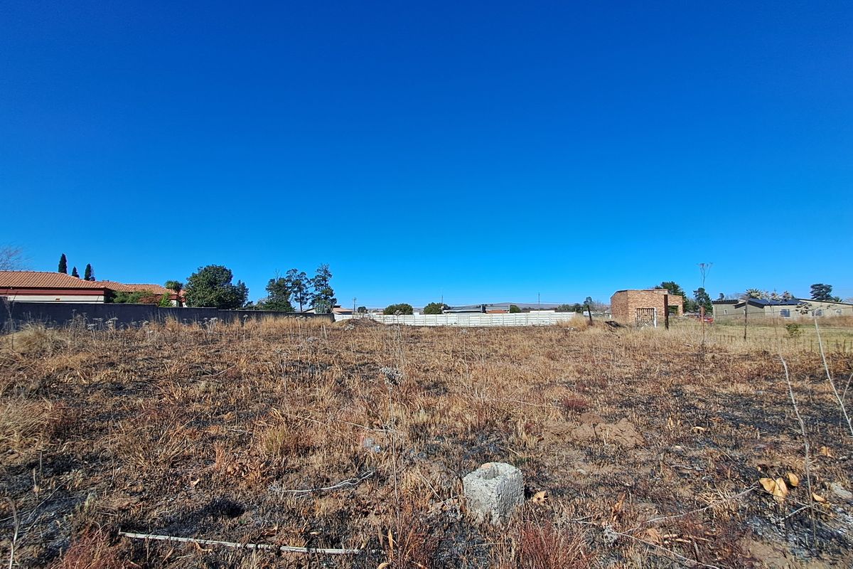 Spacious Family Home vacant land - Photo 4