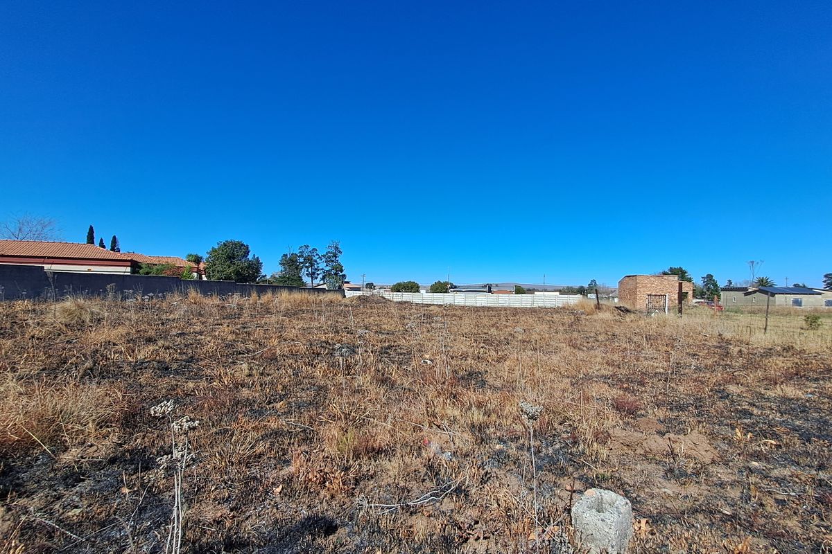 Spacious Family Home vacant land - Photo 2