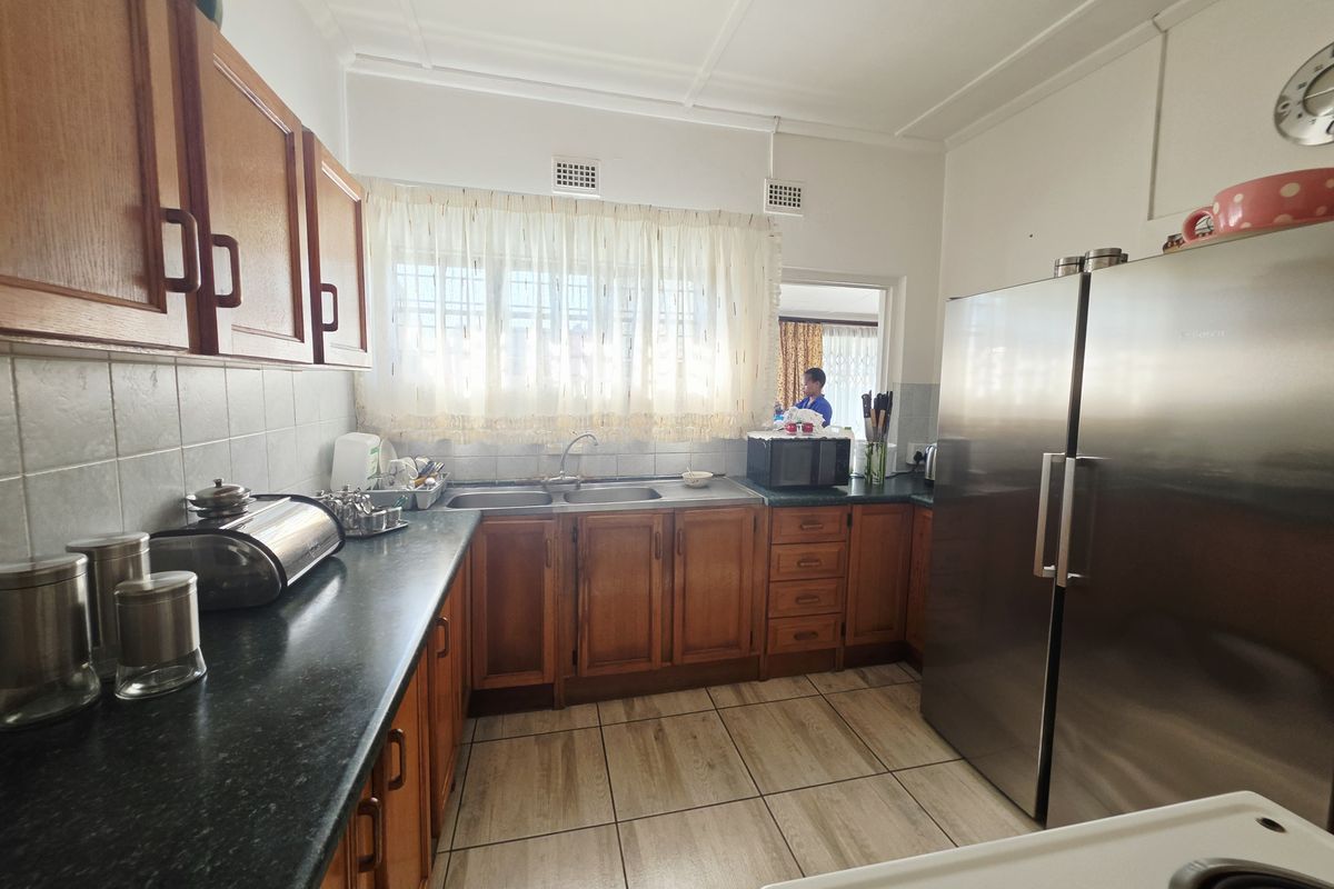 Established Bed & Breakfast in a Prime Central Location - Photo 2